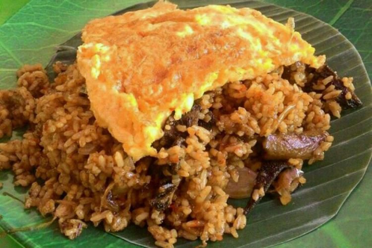 Nasi Goreng Pak Sunaryo: Santap Nikmat di Jantung Cilacap